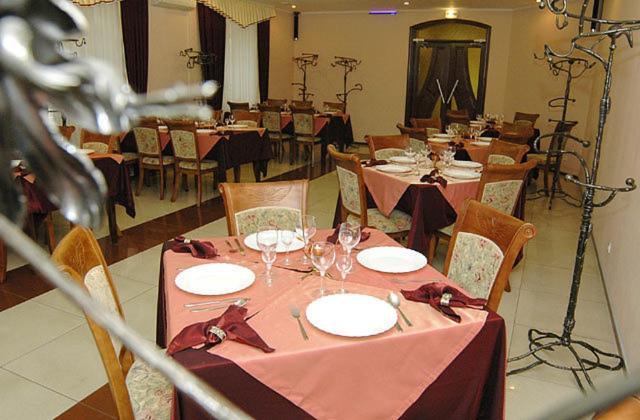 Pan Hotel Sumy Ngoại thất bức ảnh